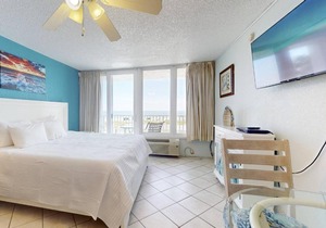 216 - Island Inn in St. Pete Beach