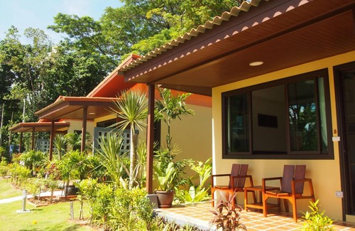 Takua Pa House | 34 m² Bungalow ∙ 127 guests