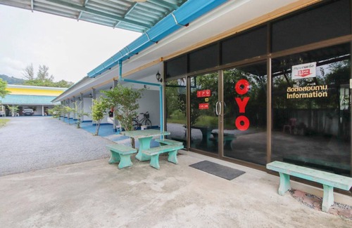 Khuekkhak Hotel | 40 m² Hotel ∙ 8 guests