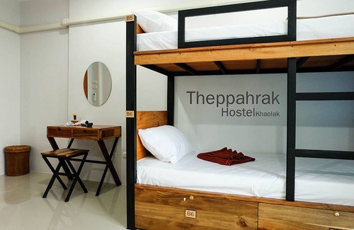 Khuekkhak Hostel | Hostel ∙ 8 guests