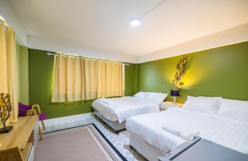 Talat Nuea Hostel | 113 Yellow House Hostel