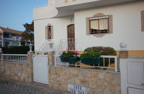 Quarteira Villa | 2 bedroom Villa Vilamoura near center