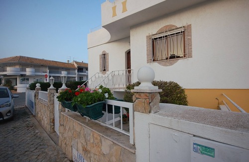 Quarteira Villa | 2 bedroom Villa Vilamoura near center
