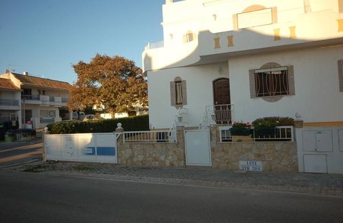 Quarteira Villa | 2 bedroom Villa Vilamoura near center