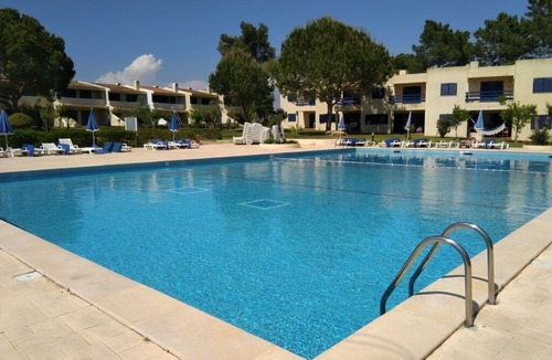 Alagoas Villa | 2 bedroom villa with large garden and communal pool in Bemposta, Alvor