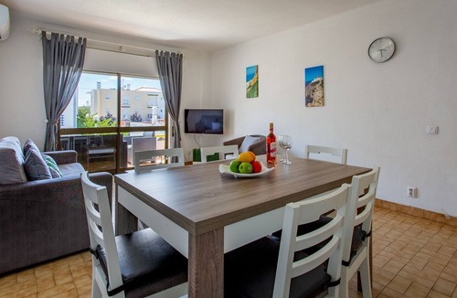 Altura Apartment | 2BD Apartment in Alagoa Beach by LovelyStay