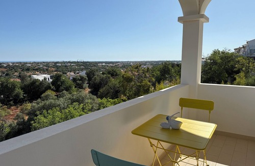 Loule Villa | 3-bedroom house with a pool, set in the mountains, near the beach and a golf course. Gardens, a pool, and fun