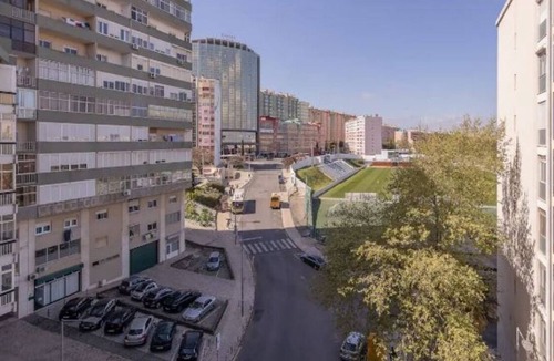 Beato Apartment | 3-Bedroom Lisbon Retreat with River Views –Perfectly Located Right by the Subway
