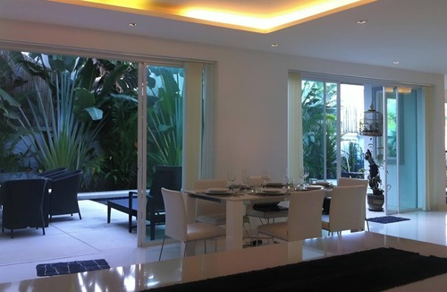 Kamala Villa | 3-bedroom Pool Villa in lovely Tambon Kamala with cool AC
