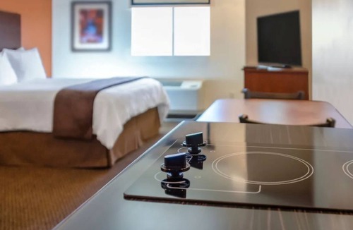 Pasco Hotel | 3 Units w/Kitchenettes | Near Pasco Airport | Spacious Stays