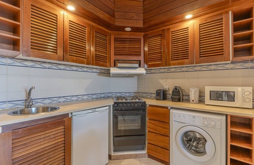 Correeira Apartment | #342 Cozy Studio in Belavista | Pool & Central