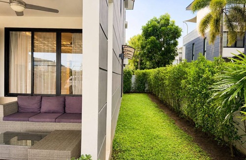 Laguna Villa | 3BR Townhouse with Jacuzzi & Lake View |CapitalPro