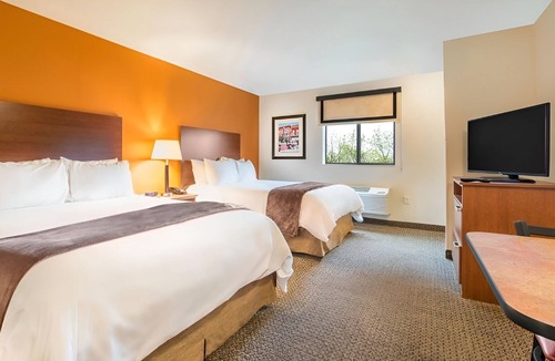 Council Bluffs Hotel | 4 Affordable Studios Near Omaha’s Top Attractions & Close to Eppley Airfield