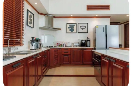 Patong House | 4-bedroom Patong sea view Breakfast included