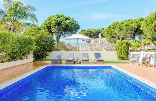 Vale do Garrao Villa | 4 Bedroom Villa with pool in the Quinta da Lago area