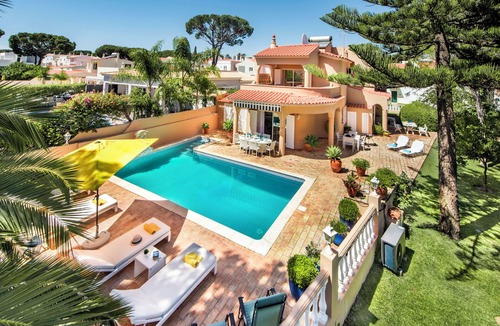 Quarteira Villa | 4 Bedrooms Private Pool and Close To All Amenities