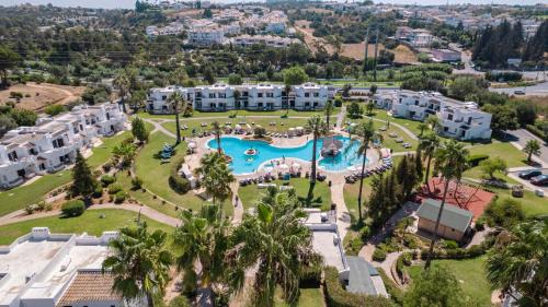 Alpouvar Apartment | 4 Resort pool, AC & gym by Algarve Dream Holidays
