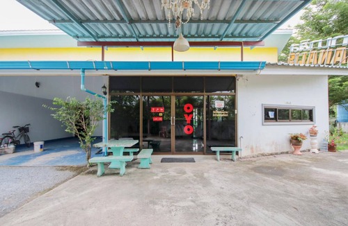 Khuekkhak Hotel | 40 m² Hotel ∙ 8 guests