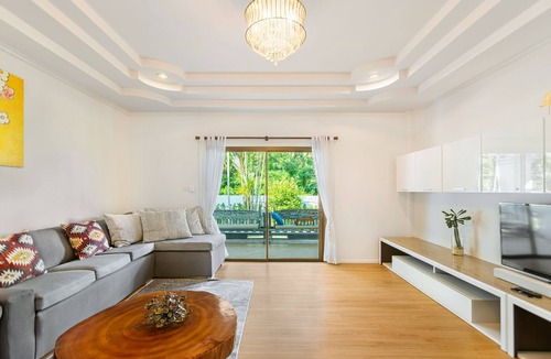 Chalong Villa | 5 bedrooms Private Pool Villa with large kitchen and large garden
