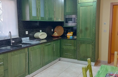 Gale Villa | 5 min walk to the beach!Luxury Villa with see view games room, AC & heated pool.