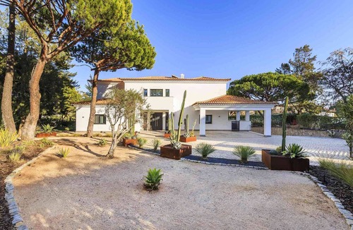 Almancil Villa | 5 Star Villa Magnolia – Luxury Lakefront Retreat