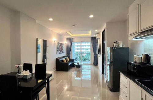 Patong Apartment | 6-32 - 1 Bdr Condo with Balcony and shared Pool