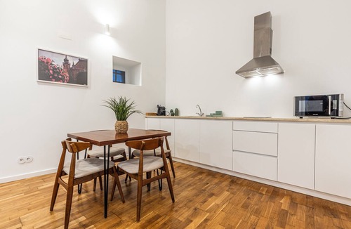Colares Other | 7 Apartment with 1 bedroom+bathroom+chiling room and kitchenet