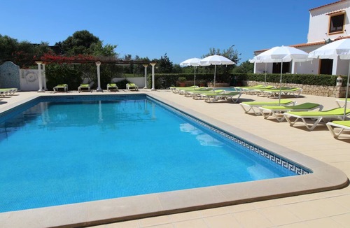 Albufeira Hotel | Albufeira Coastal Stay Moments from Beaches and Nightlife Hotspots