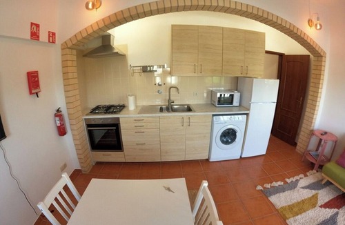 Sao Bras de Alportel Apartment | Algarve T1 apartment w/balcony S. Brás de Alportel