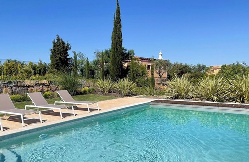 Ferragudo Villa | Algarve villa close to beach with large private pool
