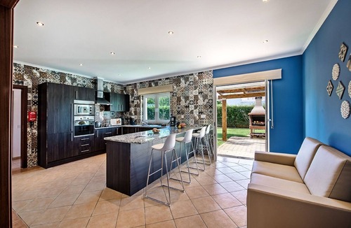 Olhao Villa | Amapola in Quelfes with 4 bedrooms and 4 bathrooms