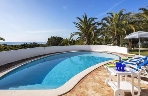Caramujeira Villa | Amazing Carvoeiro Villa 4 Bedrooms Villa Jasmin Walking Distance