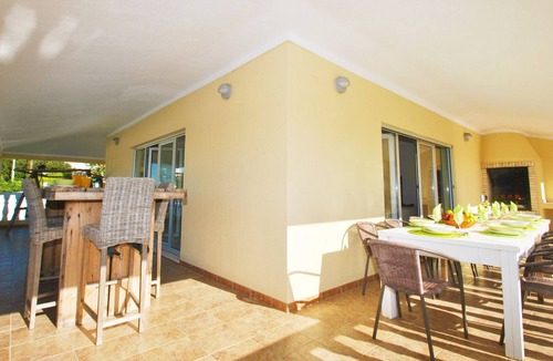 Montechoro Villa | AMAZING VILLA, AIR CON, WI-FI, PRIVATE POOL, CLOSE TO ALL AMENITIES
