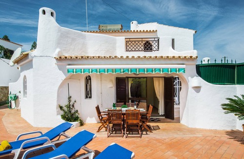 Sesmarias Villa | Amizade - Walking distances to Coelha beach