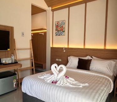 Phanom Bed & Breakfast | Annrin cafe & Resort