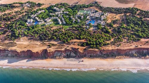 Aldeia das Acoteias Hotel | AP Adriana Beach Resort
