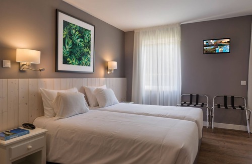 Aldeia das Acoteias Hotel | AP Adriana Beach Resort