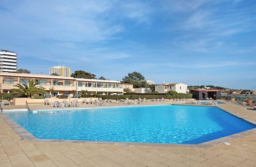 Torralta Apartment | Apartament 'T1 Atlântico' with Mountain View, Pool, Balcony & Wi-Fi