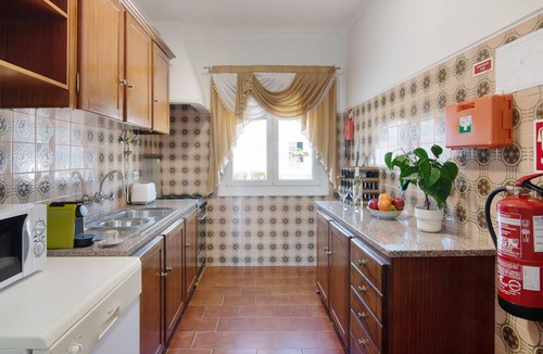 Manta Rota Villa | Apartment 'Andar de Moradia' with Sea View, Balcony, Shared Pool & Wi-Fi