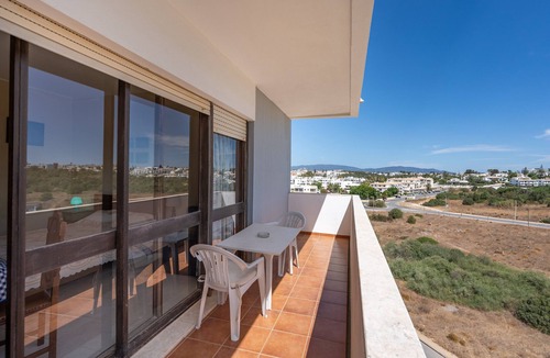 Torralta Apartment | Apartment 'Alvorada Divinal' with Sea View, Private Garden and Balcony