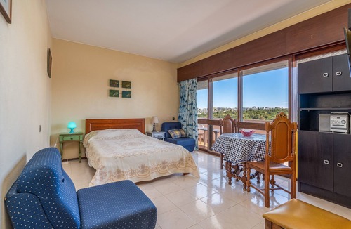 Torralta Apartment | Apartment 'Alvorada Divinal' with Sea View, Private Garden and Balcony