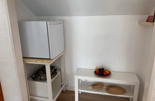 Carvoeira Apartment | Apartment 'Andar Tranquilo Entre Lisboa-sintra' with Mountain View, Private Terrace and Wi-Fi