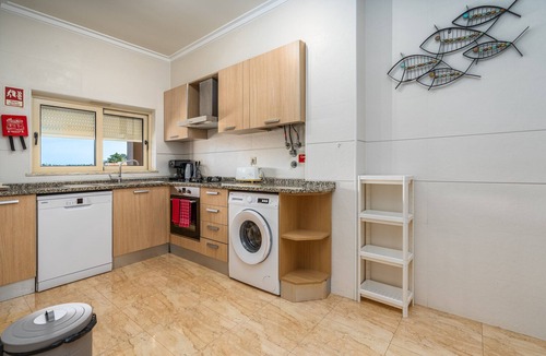 Burgau Apartment | Apartment 'Brightness Comfort In Burgau' with Sea View, Wi-Fi and Air Conditioning