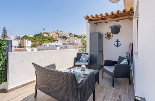 Mato Serrao Apartment | Apartment 'Casa Terrace' with Private Terrace, Wi-Fi and Air Conditioning