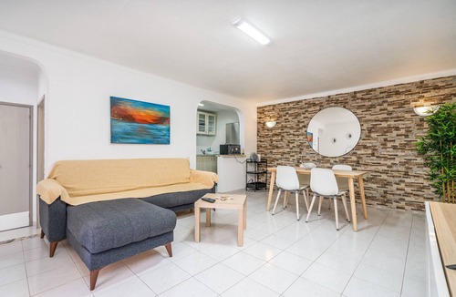 Alfanzina Apartment | Apartment 'Isabel' with Mountain View, Private Terrace and Wi-Fi