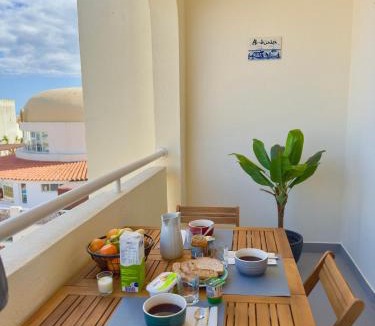 Patio Apartment | Apartment Les 3 Dauphins in Albufeira