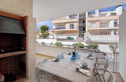 Santa Luzia Apartment | Apartment "Maré Cheia SL015" with Shared Pool & Wi-Fi