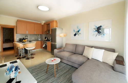 Branqueira Apartment | Apartment 'Monte Da Eira - Sunset' with Shared Pool, Wi-Fi and Air Conditioning
