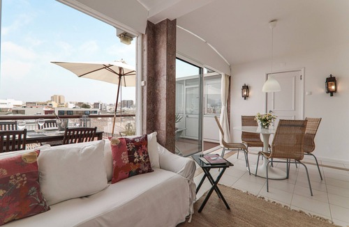 Faro City Centre Apartment | Apartment 'Panoramic Faro' with Sea View, Wi-Fi and Air Conditioning