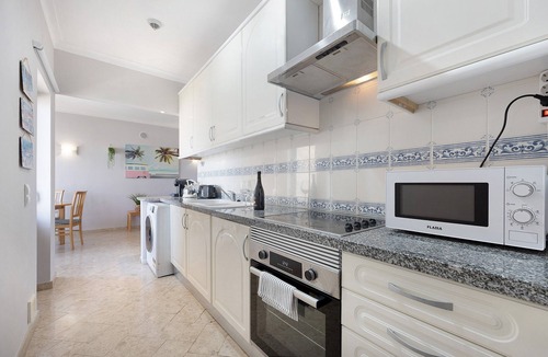 Praia da Rocha Apartment | Apartment 'Sunny Escape' with Sea View, Wi-Fi and Air Conditioning